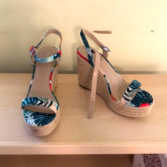 Charles David Shoes - SOLD Espadrille Sandal Charles David Espadrille Platform Jute Sandal Palm Motif